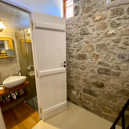 Monastery View House * Mandraki (Nisyros)