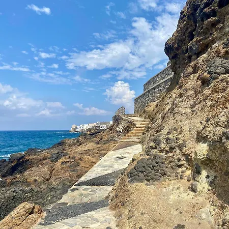 Monastery View House * Mandraki (Nisyros)